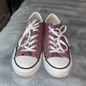 Converse women’s size 9